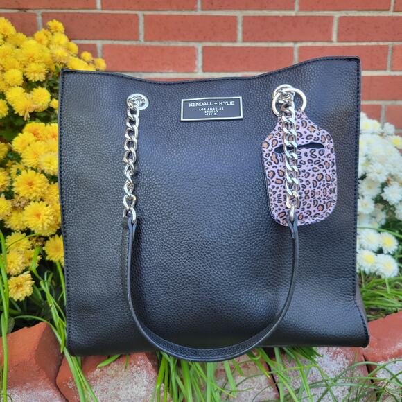 KENDALL + KYLIE Claire Black Crossbody Shoulder Bag – Excellent Pre-Owned - Picture 1 of 8